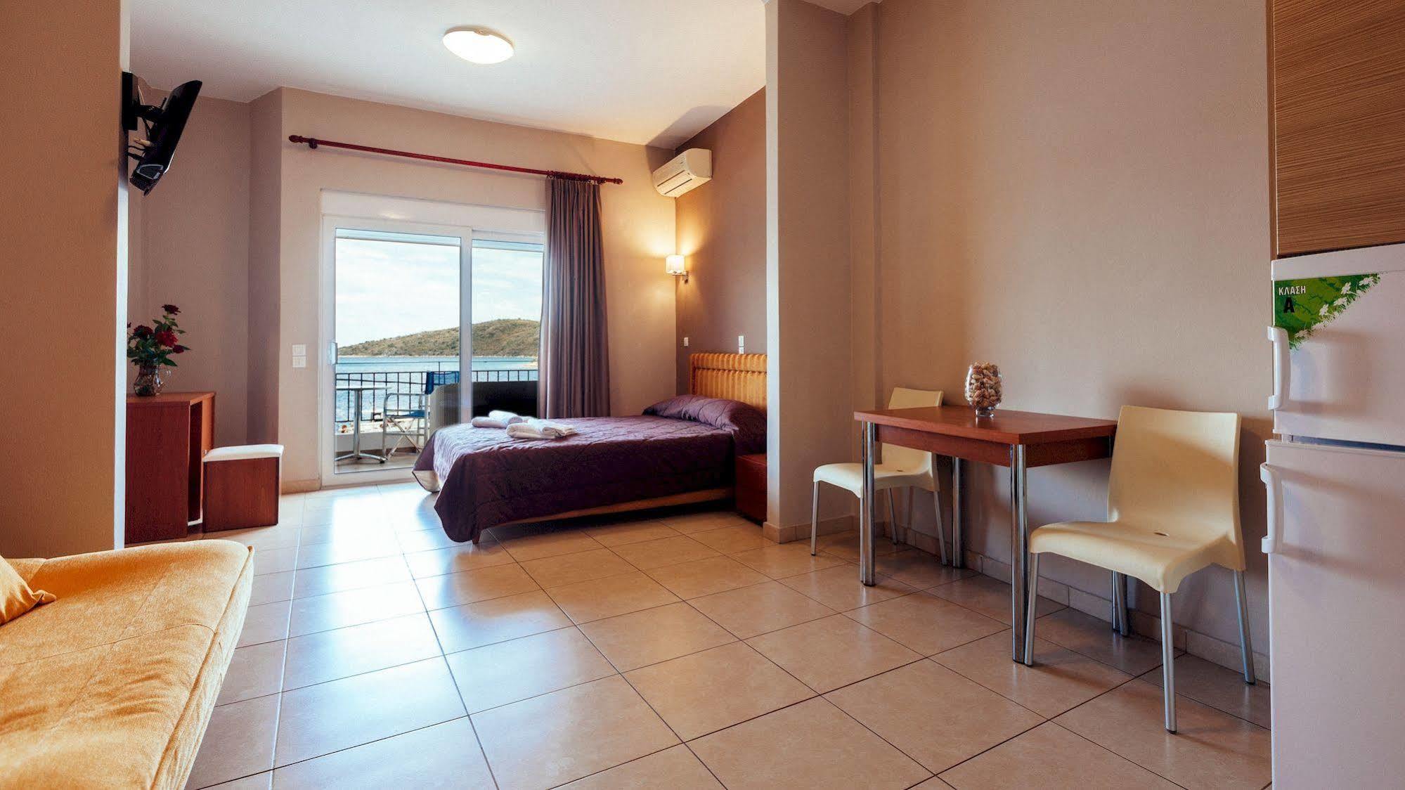 Hotel Apanema Vivári Buitenkant foto